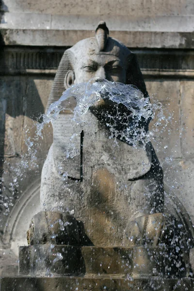 Water fountain, paris — Stock Photo, Image