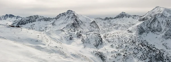 ピレネー山脈のパノラマ ストック写真