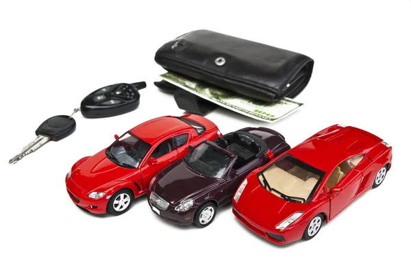 Tres modelos de coche y billetera con dinero —  Fotos de Stock