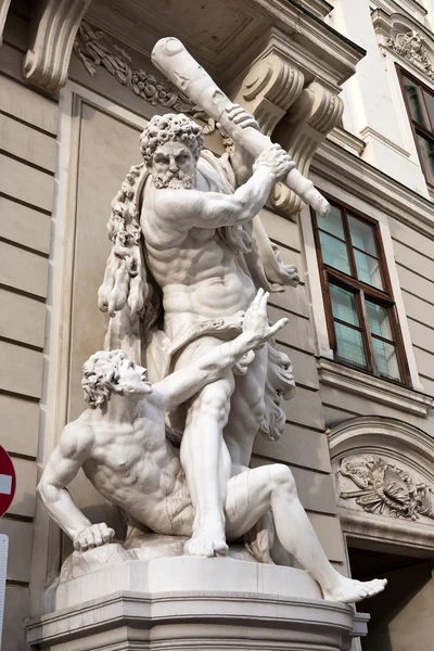 The statues of Hercules in Vienna, Austria — Stock Photo, Image