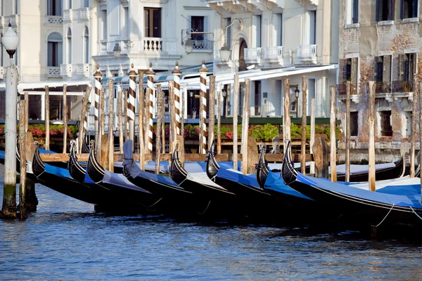 Гондолы в Венеции, Италия — стоковое фото