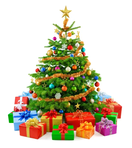 Weelderige kerstboom met kleurrijke geschenkdozen — Stockfoto