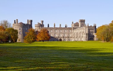 Kilkenny Castle and park clipart