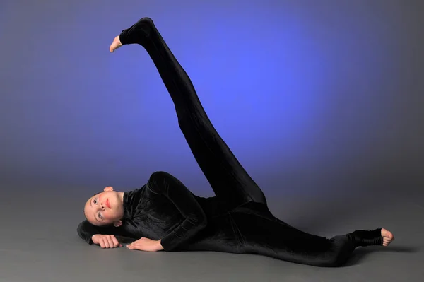 Piękne elastyczna gimnastyczka — Zdjęcie stockowe