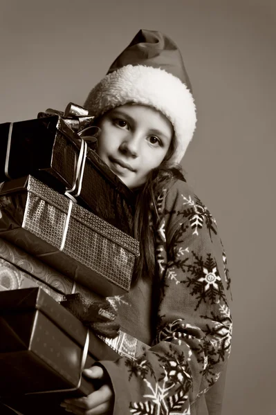 Девушка с Новым годом подарки — стоковое фото