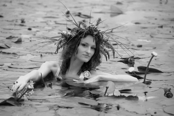 Mořská panna ve vodě — Stock fotografie