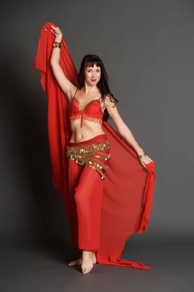 Kobieta w garnitur wschód tancerz — Zdjęcie stockowe