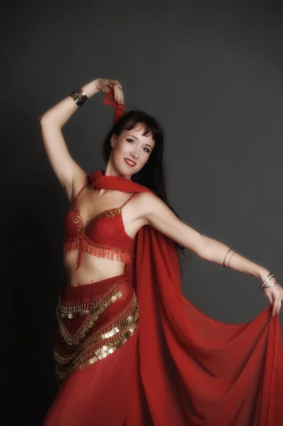 A nő egy keleti táncos ruha — Stock Fotó