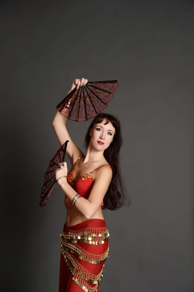 Doğu Dancer elbiseli kadın — Stok fotoğraf
