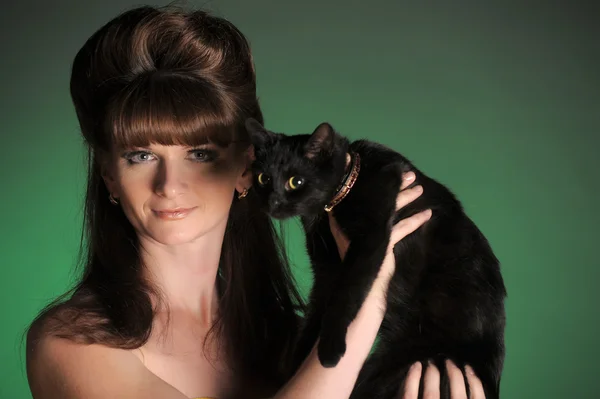 검은 고양이와 여자 — 스톡 사진