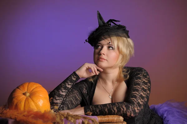 Portrét roztomilá čarodějnice s kloboukem — Stock fotografie