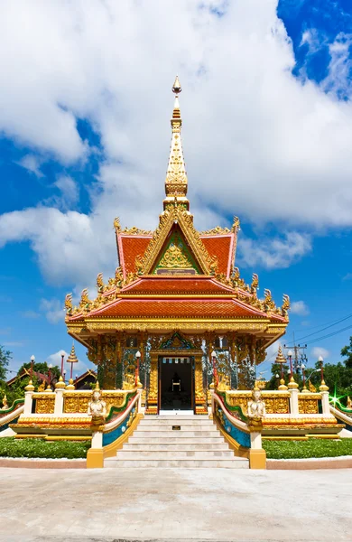 La Vivienda Mondop en el templo en Ubonratchathani, Tailandia —  Fotos de Stock