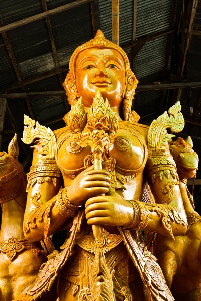 Estátua de anjo de cera estilo tailandês no Festival de Velas em Ubonratchatha — Fotografia de Stock