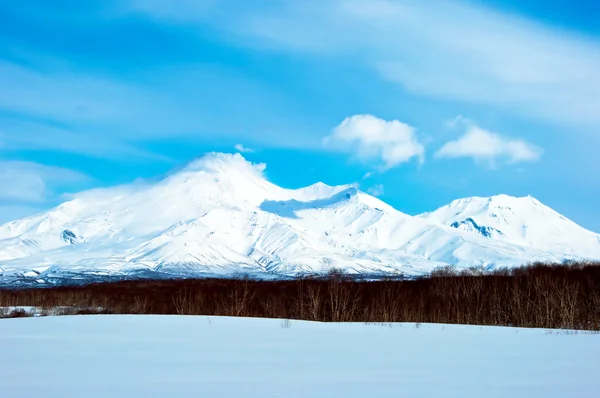 Krásná sopka v zimě — Stock fotografie