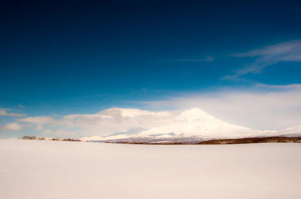 Beau volcan en hiver — Photo