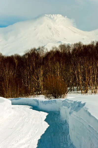 Kışın güzel volkan — Stok fotoğraf