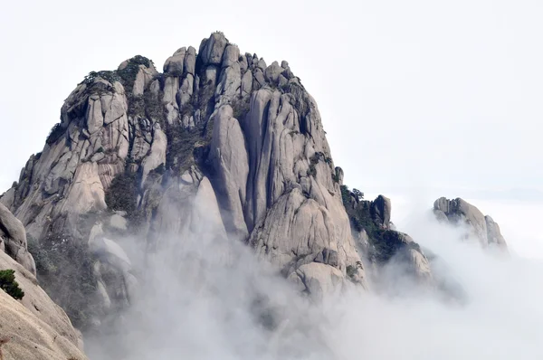 Landscape of rocky mountains — Stock Photo, Image