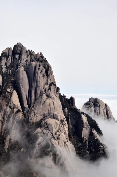 Paesaggio di montagne rocciose — Foto Stock