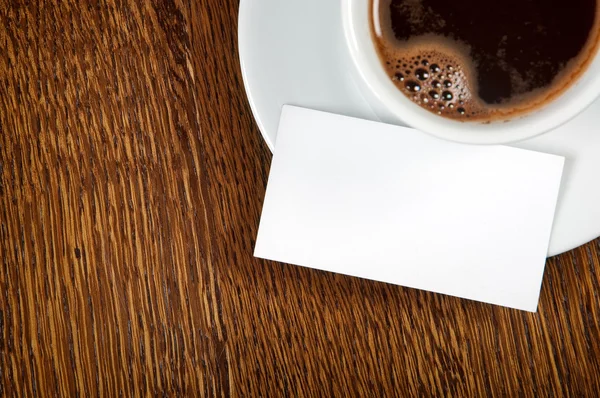 Порожня картка з чашкою кави — стокове фото