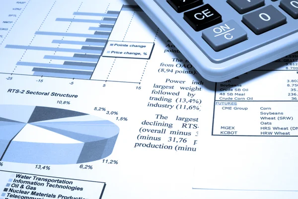 Rekenmachine en Financiën diagrammen. — Stockfoto