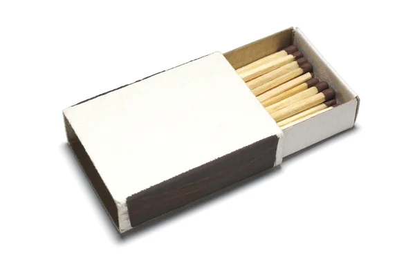 Спички в открытой коробке изолированы на белом фоне . — стоковое фото