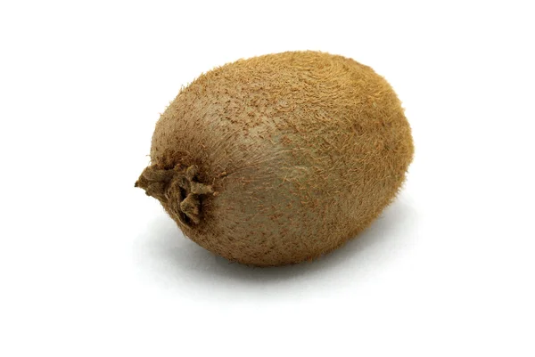 Onbeschadigd bruin kiwi geïsoleerd op witte achtergrond. — Stockfoto