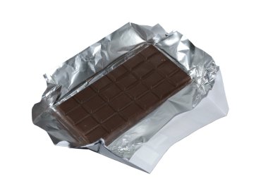 sütlü çikolata ve beyaz adam izole wrapper folyo ile