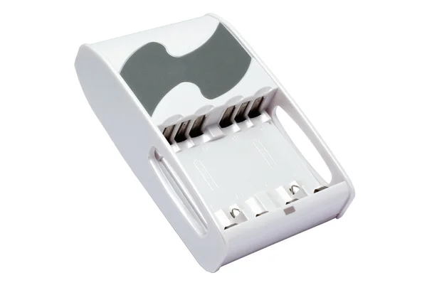 Быстрое зарядное устройство для аккумуляторов AAA и AA размеров, изолированных на белом — стоковое фото
