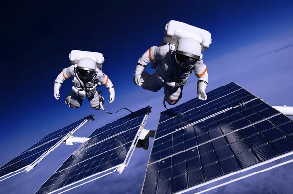 Uzayda iki astronot — Stok fotoğraf