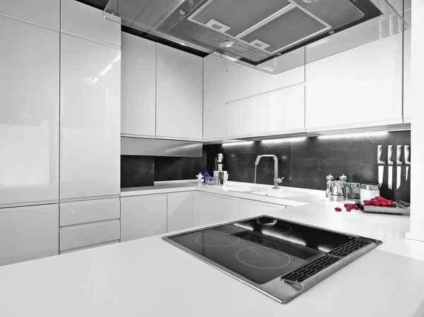 Moderna cucina bianca — Foto Stock