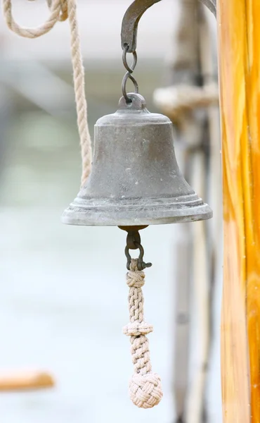 Bell på segelfartyg — Stockfoto