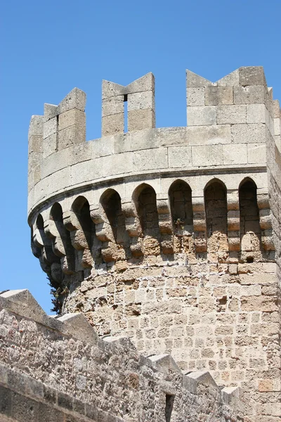 Toren in Rhodos kasteel - zijaanzicht, Griekenland — Stockfoto