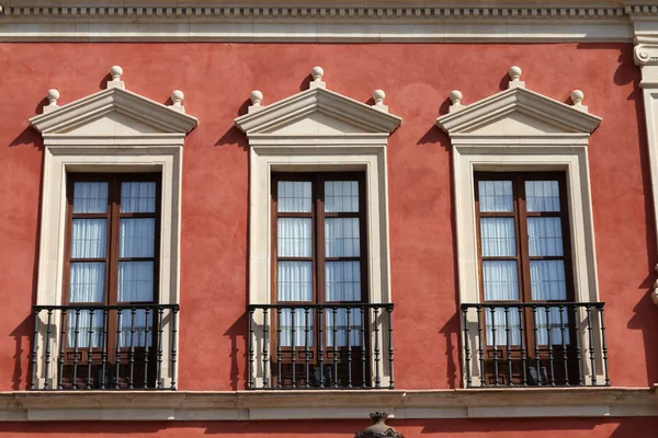Windows i Sevilla, Spanien — Stockfoto