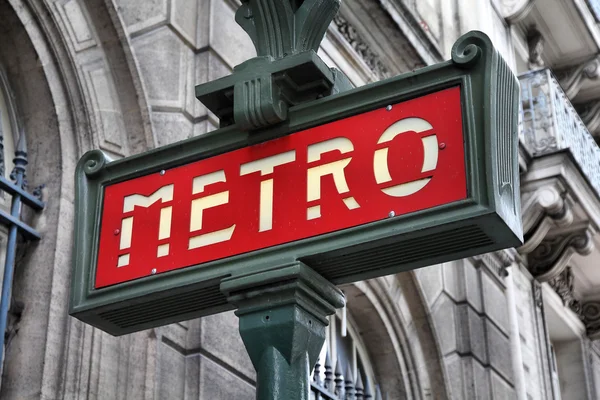 Paris, Francja-retro znak stacji metra. — Zdjęcie stockowe