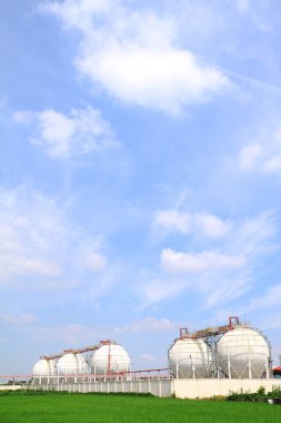 Industrial refineries