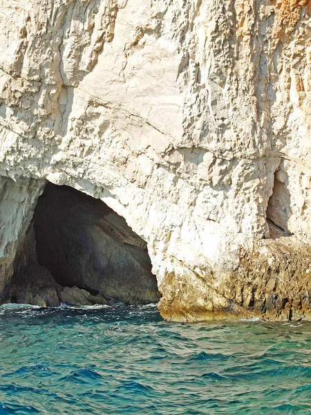Úžasné modré jeskyně v zakinthos ostrov, Řecko — Stock fotografie