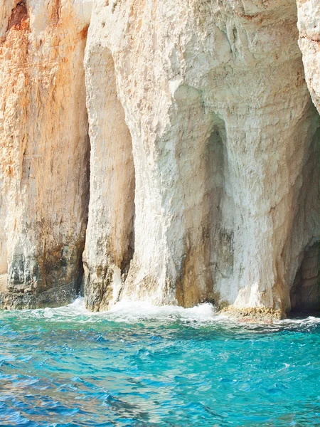Καταπληκτικό μπλε σπηλιές στο νησί Ζάκυνθος, Ελλάδα — Φωτογραφία Αρχείου