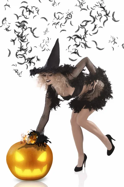 Jolie fille habillée en sorcière d'Halloween — Photo