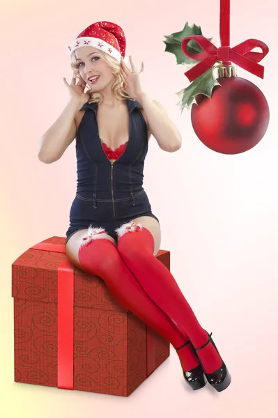 Bella ragazza pinup di Natale — Foto Stock