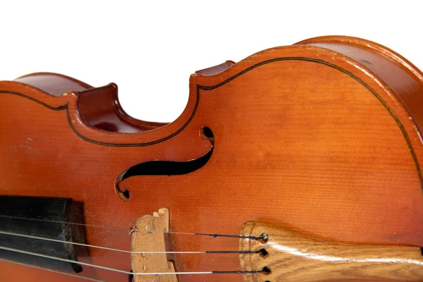 Um fragmento de um violino isolado sobre um fundo branco — Fotografia de Stock