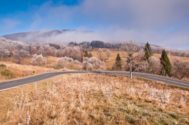 bieszczady dağ dolambaçlı yol.