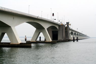 Zeeland Köprüsü