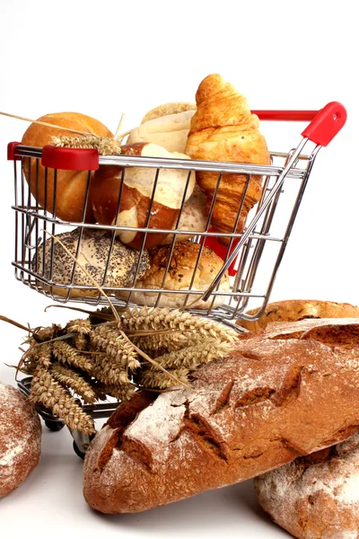 Pan en un carrito de la compra — Foto de Stock
