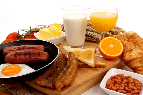 Café da manhã em um fundo branco — Fotografia de Stock