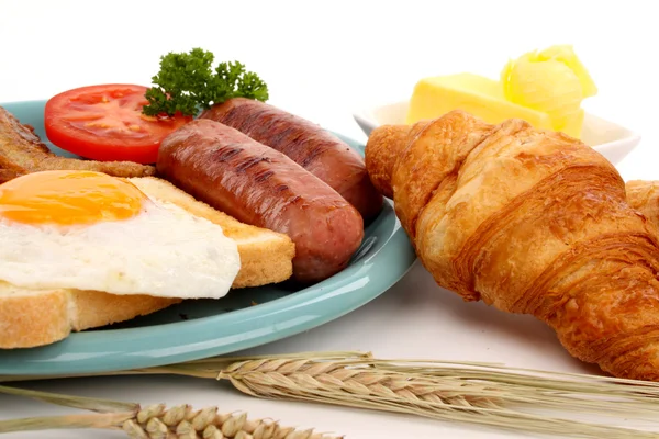 Beyaz bir arka plan üzerinde Kahvaltı — Stok fotoğraf