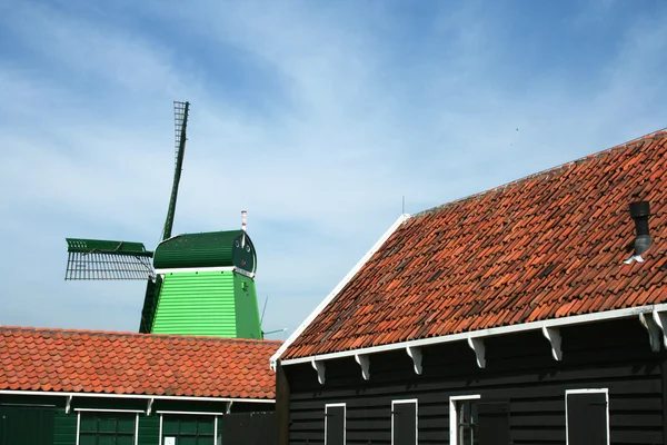 Molinos de viento holandeses en Zaanse Schans —  Fotos de Stock