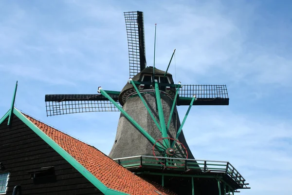 Niederländische Windmühlen in zaanse schans — Stockfoto