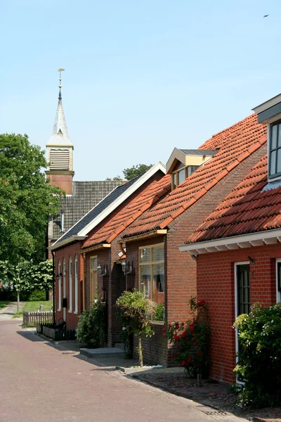 Vista sobre a aldeia holandesa de Zoutkamp — Fotografia de Stock