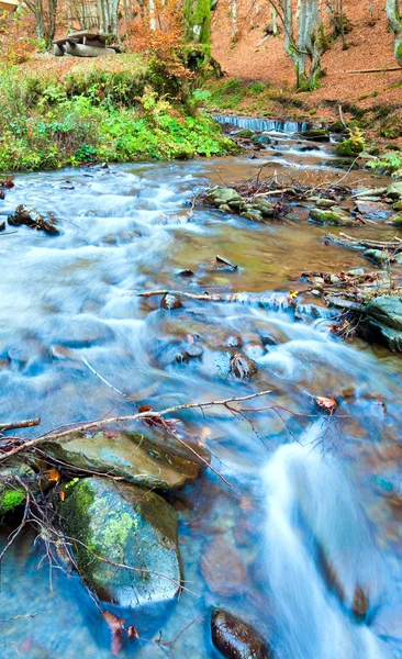 Roccioso flusso d'autunno — Foto Stock