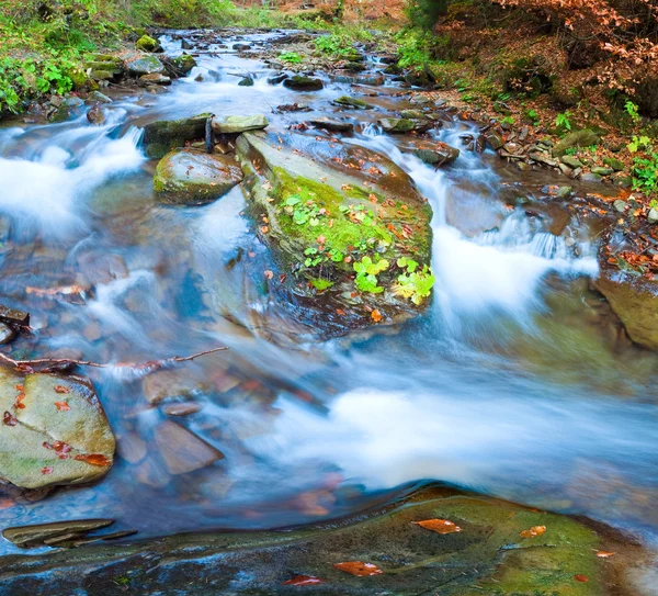 Skalista jesień strumień panorama — Zdjęcie stockowe